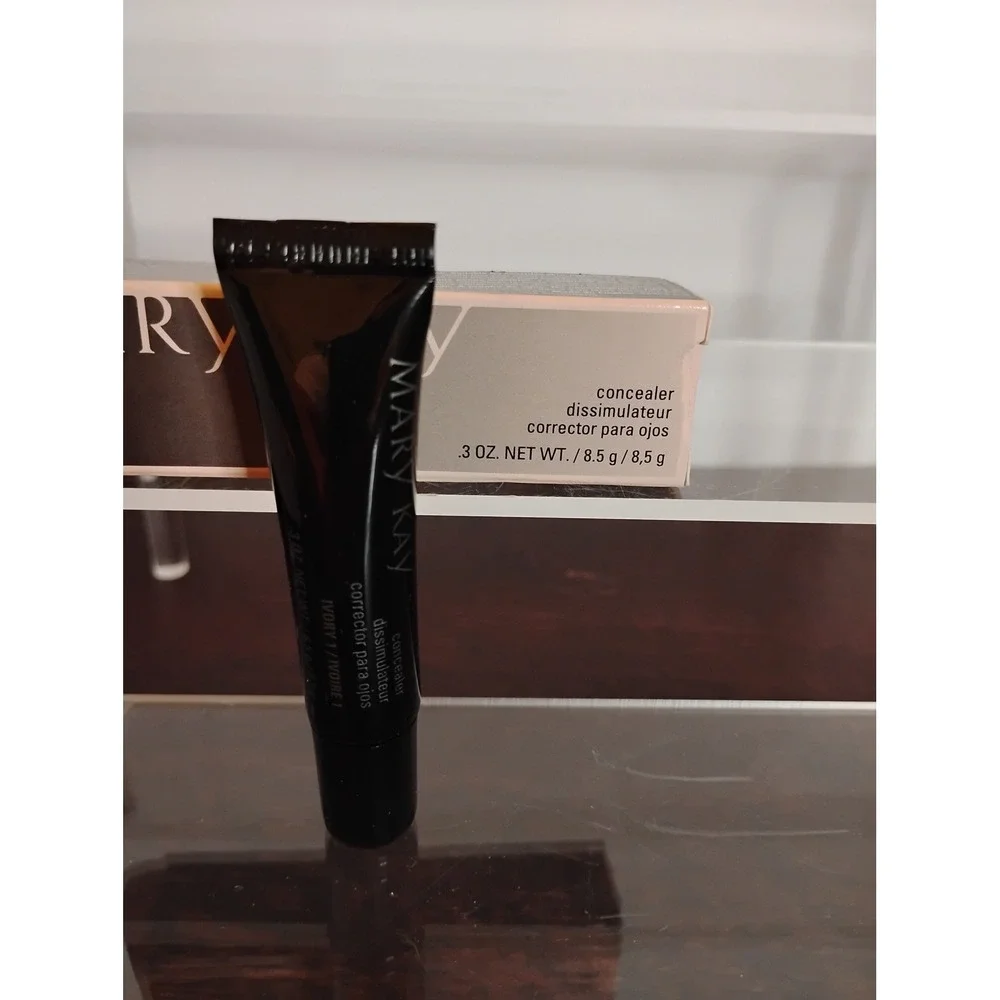 Mary Kay Concealer Ivory 1 Ivory 1 023467 Makeup .3 oz 8.5g New in Box